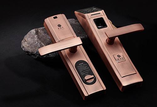 高郵24小時開鎖電話（開鎖加換鎖多少錢）